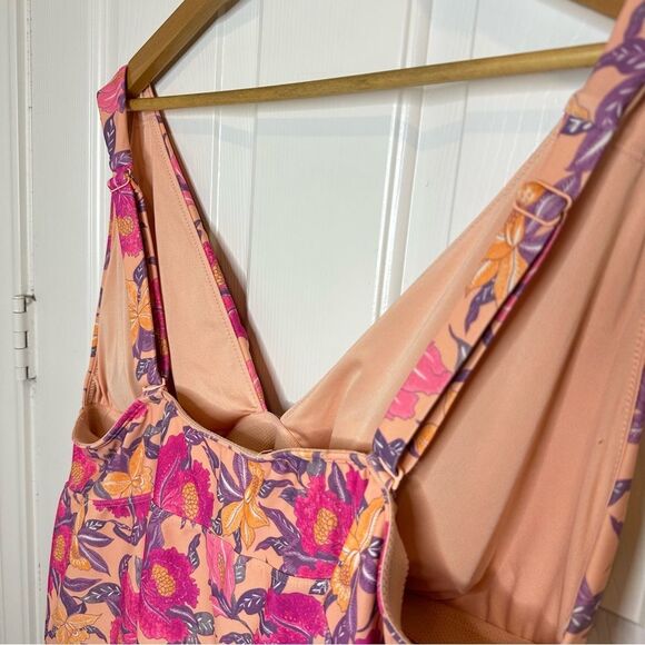 Old Navy Peach Floral V-Neck Swing Tankini Top + High Waisted Bikini Bottom Set - Picture 5 of 11